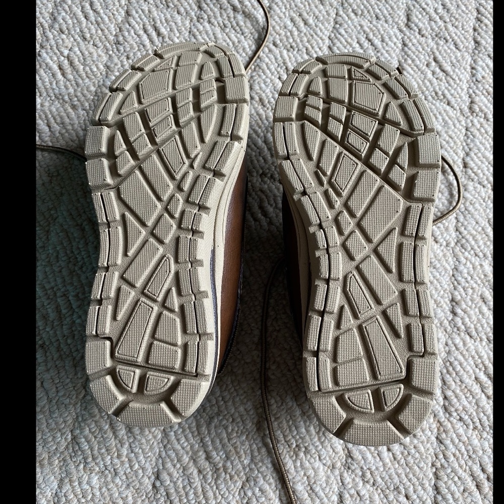 New in box: boys 3.5y dress shoes - Picture 4 of 4